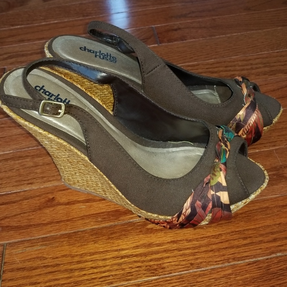 *donated* Adorable wedges